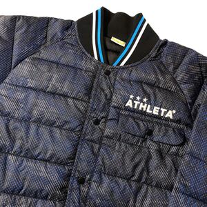 美品☆ATHLETA/アスレタ☆ダウンジャケット☆中綿/防寒/迷彩/ウインドブレーカー/ジャージ/サッカー/フットサル/紺/L