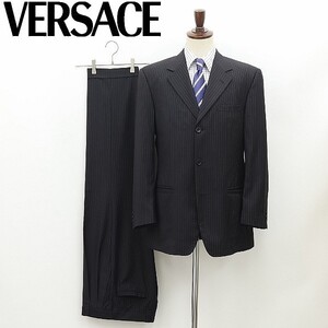 ●VERSACE CLASSIC V2 ヴェルサーチ クラシック 裏地総柄 ストライプ ツータック セットアップ スーツ チャコール 48