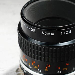 【極美品】ニコン Ai-s Micro-Nikkor 55mm F2.8 257 マクロレンズ　単焦点　オールドレンズ　銘玉 niko