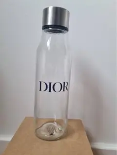 【新品】Dior glass water bottleディオール　送料込み