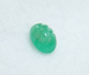 カービング！　エメラルド　0.82ct ルース（LA-6839）