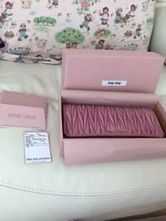 新品♡ミュウミュウ 財布 MIUMIU 長財布 パスケース付♡マテラッセ