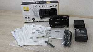 ★美品！ Nikon コンパクト デジタルカメラ COOLPIX W300 ブラック★U31