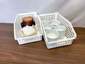 【福岡】キッチン雑貨 茶器アソートセット◆急須◆湯呑◆茶托◆有田焼 春峰◆収納トレー付き◆和食器◆モデルR使用品◆KO493_Tm