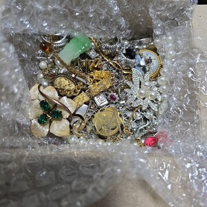 実家 家財整頓品 アクセサリーまとめ売り 指輪 ブローチ ネックレス リング アクセサリー 大量アクセサリーまとめ売り 