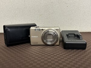 A2　富士フィルム　FUJIFILM　FinePix F200EXR　ファインピクス　コンパクトデジタルカメラ　通電確認済み　シャッター音OK　ケース付