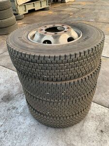 スタッドレス 鉄ホイール付き　11R22.5 4本セット　8穴