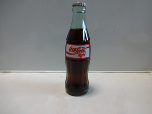 当時物 古い物 コカコーラ　レギュラーサイズ 【コカコーラ・ライト瓶】　未開封　デッドストック　ボトル瓶　昭和レトロ 綺麗です。