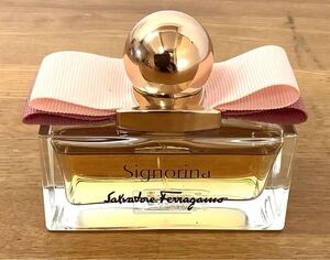 【残量9割程度】Salvatore Ferragamo サルヴァトーレ フェラガモ Signorina シニョリーナ オーデパルファム EDP 50ml 香水 レディース