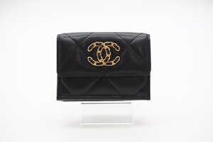 ☆安心の３大保証☆ ABランク ≪CHANEL シャネル/三つ折り財布≫ AP1789 ラムスキン シャネル19 スモールフラップ ブラック ピンク 送料込