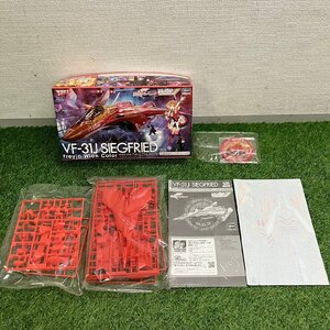 【未開封保管品】『2-022』劇場版マクロス DELTA 激情のワルキューレ VF-31J ジークフリード フレイア・ヴィオンカラー 1/72 プラモデル