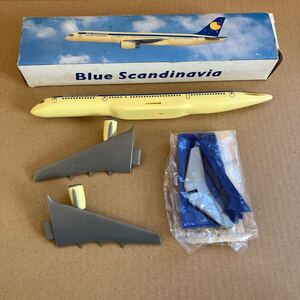 ■FLIGHT MINIATURES 1/200 ブルー・スカンジナビア B757-200 スナップフィットモデル【中古品】■ Blue Scandinavian