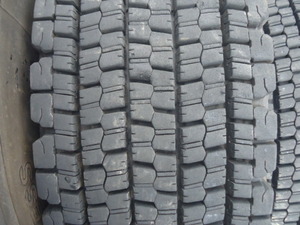 パ5890　◆245/70Ｒ19.5　6本価格◆　送料無料　Ｗ900　地山 溝有り 低床 大型トラック 積載車 ユニック 増トン車　スタッドレス 冬　