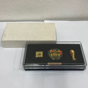 TA★1円～ 保管品 ピンバッジセット サッカー FIFA ワールドカップ WCF98チャンピオン フランス 98 オフィシャル ライセンス ケース付き