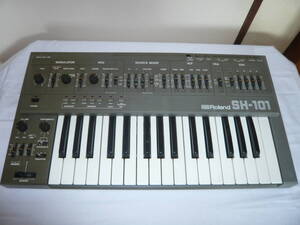 **　キーボード　シンセサイザー　ROLAND　SH-101　**