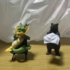 ドラゴンとクマのフィギュア 約5cm