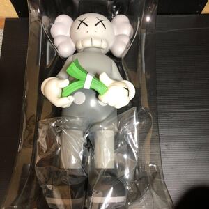 新品未使用箱無しKAWS 28cmグレー