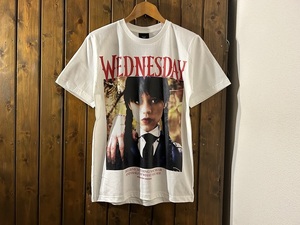 新品●ウェンズデー・アダムス　プリントTシャツ●コメディホラーテレビドラマ/アダムス・ファミリー/Wednesday