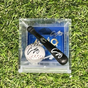 非売品　ロサンゼルス　ドジャース　大谷翔平　40/40 達成記念　サインプリントボール　バット　フィギュア　ディスプレイ　40HR 40盗塁