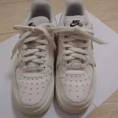 Nike Air Force 1 ホワイト スニーカー