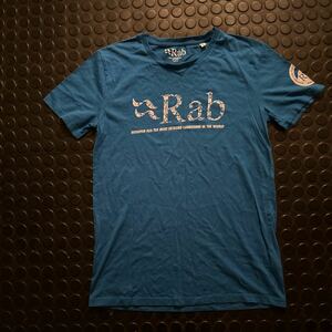 美品・知る人ぞ知るアウトドアブランド・Ｒａｂ・ラブのおしゃれなロゴ入りデザイン半袖Ｔシャツ