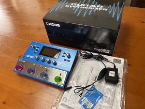 BOSS GUITAR SYNTHESIZER SY-300 ギターシンセサイザー 中古 美品 フットスイッチハット4個付き