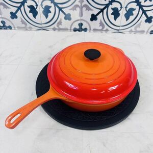 美品　LE CREUSET　ル・クルーゼ　取っ手付き　キャセロール　片手　鍋　30cm　オレンジ　蓋付き　調理器具　