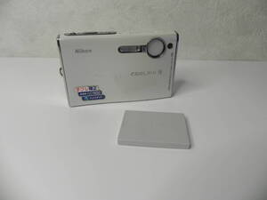 NIKON　COOLPIX S8 　７.1メガピクセル/光学3倍ズーム ジャンク