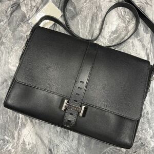 1円【現行/極美品】BVLGARI ブルガリ マン バックルコレクション メンズ メッセンジャー ショルダーバッグ サコッシュ オールレザー 黒色