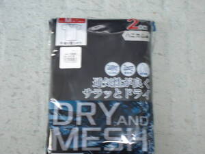 半袖　Ｖ首シャツ　サイズは　Ｍ。　２枚入り　黒色　ドライタイプ