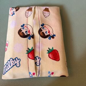 E ハンドメイド ポケットティッシュケース ぺこ