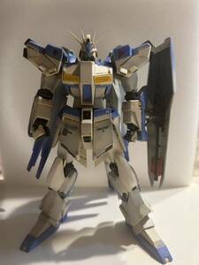 塗装済完成品　1/100 MG νガンダムHi-νガンダム 改造キット使用　逆襲のシャア　core-works プラモデルガレキワンフェスレジン