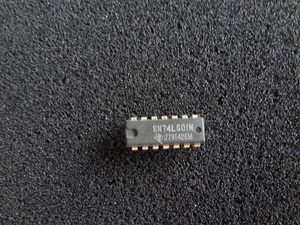 テキサス製　SN74LS01N(Quad 2-Input NAND(OPEN COLLECTOR) Gate) 1個