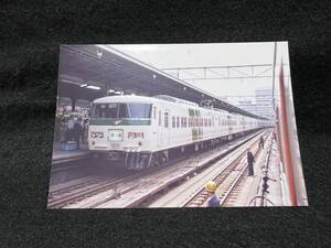 【昔の鉄道写真】LC261-35■東京駅■705M■クハ185＋モハ184■昭56.3.28■国鉄/国電■r-65