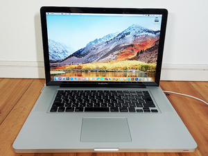 バッテリー交換済み／Macbook Pro／15インチ／A1286 ／i7　クアッドコア 2.2GHz／10.13＆CS6他／すぐに使えます。