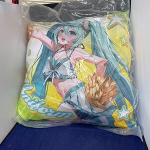 初音ミク　大きなスクエアクッション　fashion　uniform　黄色　イエロー　約53×55ｃｍ　ユニフォーム　おおきな　BIG　クッション