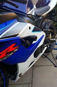 ★全国一律 送料2000円★新品未使用 GSXR1000専用/GSX-R1000専用 スライダー【ブラック】高品質ABS製 エンジンガード　2005-2006