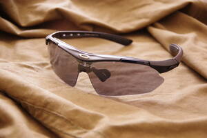 OAKLEYレプリカ 0090 80□16 115スポーツサングラス替えレンズ完備、眼鏡紐、レンズマウントなし　サバゲーにも　美品