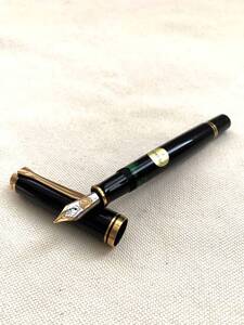 簡易清掃済み　PELIKAN　ペリカン　ペン先18C　吸引式　万年筆