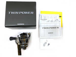 ★未使用品★　シマノ　24ツインパワー　C2000S　SHIMANO　24　TWINPOWER　スピニングリール　JAPAN　日本製