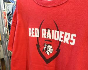 送料370円可★USA古着PORT&COMPANY★RED RAIDERSプリントTシャツ★アメカジアメフト★ゆったりビッグサイズ2ⅩL★コットン100%赤系