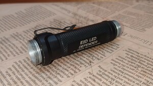 【美品】SUREFIRE E2DL E2 LED DEFENDER刻印　2セル6V純正BKボディ　検（6P