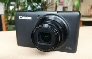 Canon デジタルカメラ Powershot S95 1000万画素高感度CCD 光学3.8倍ズーム 広角28mm 3.0型液晶 F2.0 S90 S100