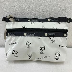 □42−1517　PEANUT×LeSportsac レスポートサック　COSMETIC　CLUTCH　ポーチ　スヌーピーアンドシブリングスパターン　SNOOPY　白　