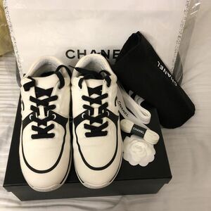 CHANEL／シャネル／ココマーク／ローカットスニーカー／ホワイト、ブラック／サイズ41（日本サイズ約25.5cm-26cm ） 