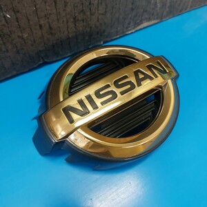 NISSAN FUGA GOLD EMBLEM日産 フーガ フロント ゴールドエンブレム ハイブリッド KY51,Y51 VIP ビップ Infinity インフィニティ