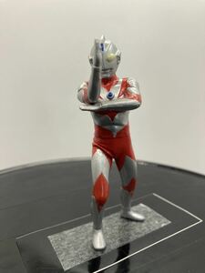 HGガシャポン　ウルトラマンネオス