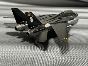 ハセガワ 完成品 F-14A トムキャット ブラックバニー　vx-4 爆装仕様 1/72