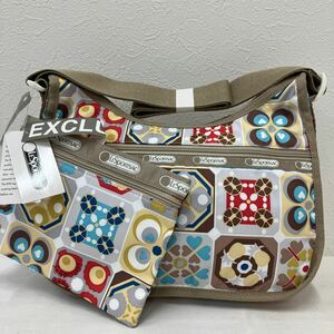 □38−215 タグ付き 美品 LeSportsac レスポートサック レディース ハワイ限定 ハワイアンキルト柄 カジュアル 軽量 総柄 ポーチ付き