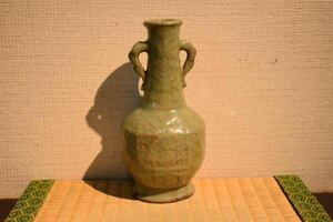 【GE】E606【コレクター所蔵品】時代 青磁花瓶 /中国古玩 中国美術 骨董品 時代品 美術品 古美術品